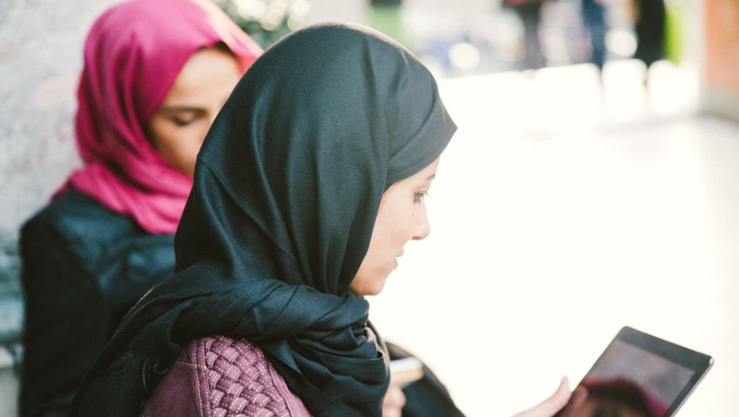 10 نصائح لعائلات الأطفال والمراهقين مع هاتف محمول أو جهاز لوحي جديد